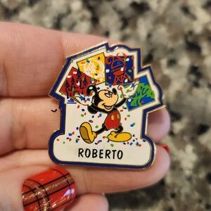 (5 For $30) Disney Pin Vintage Mickey Mouse Parks Logo Roberto Name Pin